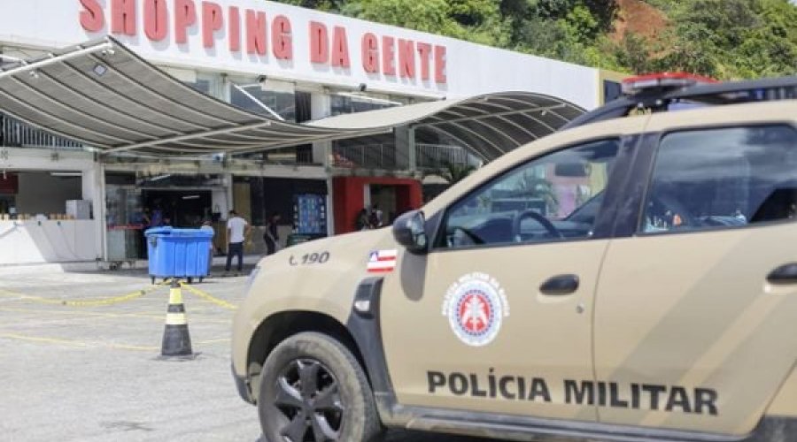 [Bandidos que cometeram ataque em shopping de Salvador estavam encapuzad]