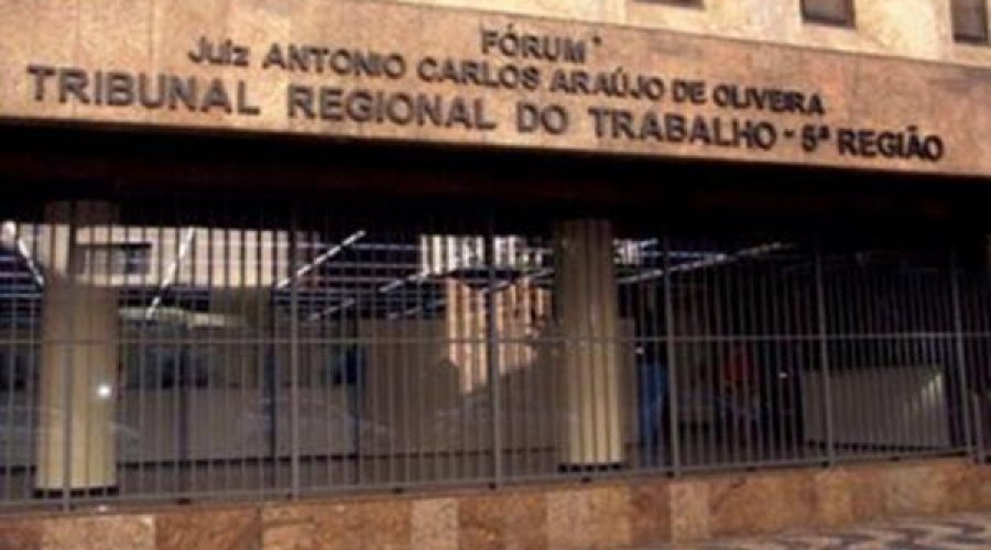 [Justiça determina que banco pague indenização para funcionária com albinismo]