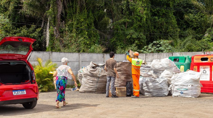 [Prefeita de Lauro de Freitas deve mais de R$ 10 milhões a empresas que atuam com limpeza urbana]