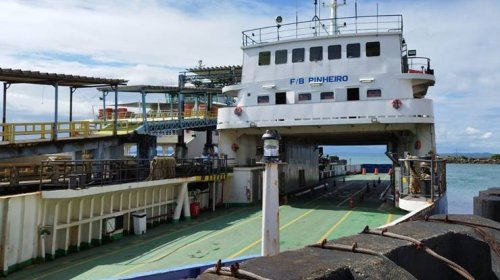 [Problema em rampa de embarque atrapalha operação do Ferry em Bom Despacho; fila chega à 4 hora...]