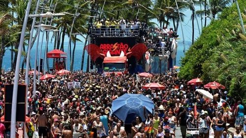 [Governo discute implementar distribuição gratuita de água no carnaval]