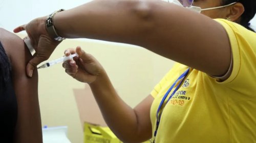 [Vacinação pré-Carnaval contra Covid-19 termina nesta terça-feira em Salvador]