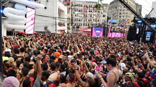 [Carnaval 2024: Encontro histórico marca abertura da folia na Praça Castro Alves]