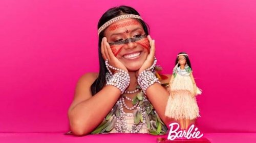 [Influenciadora brasileira ganha primeira versão indígena da Barbie]