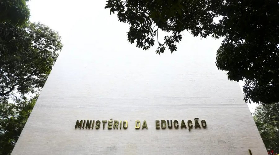 [MEC criará protocolos para combater racismo em escolas]