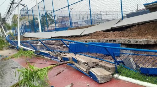 [Parte de estrutura em complexo esportivo e de lazer cede após fortes chuvas em Salvador; espaç...]