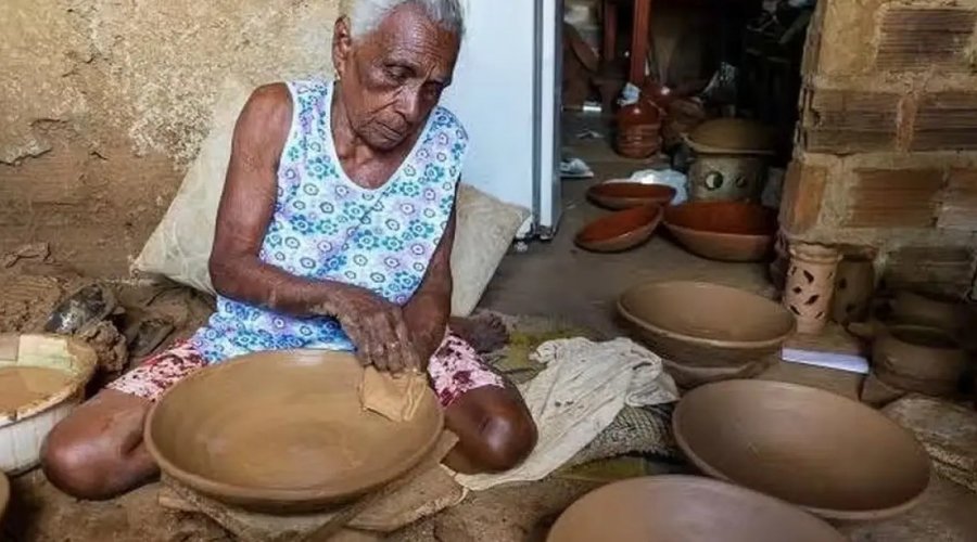 [Tesouro do Recôncavo: Morre aos 104 anos Dona Cadu, a ceramista mais velha em atividade no Brasil]