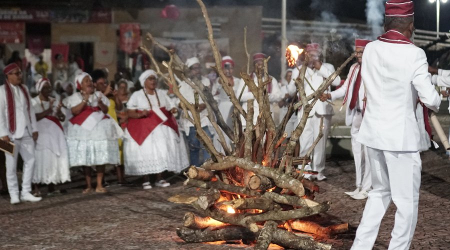 [Festival da Fogueira reúne fé, música e afroempreendedorismo em homenagem a Xangô]