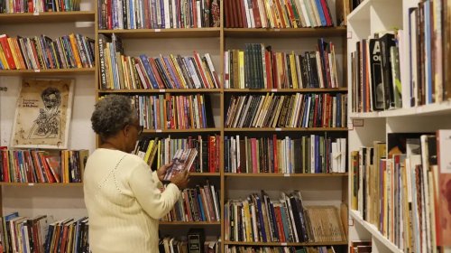 [Autores negros podem concorrer a prêmio com romances inéditos]