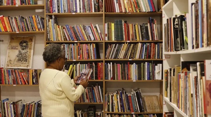 [Autores negros podem concorrer a prêmio com romances inéditos]