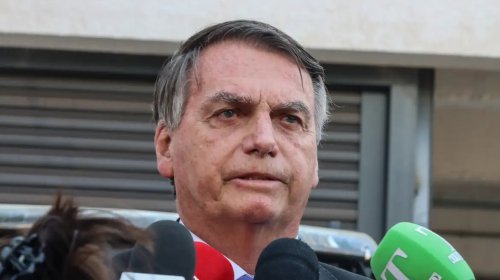 [PF liga Bolsonaro a esquema para desviar mais de R$ 6,8 milhões]