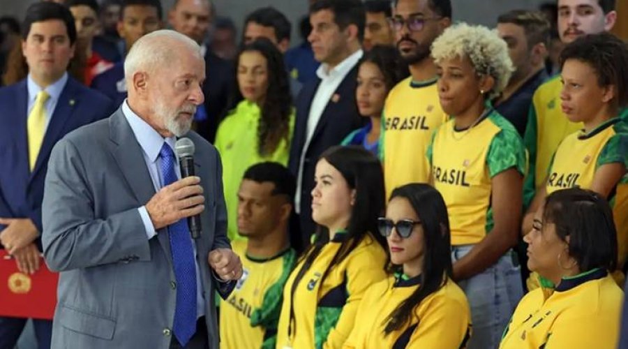 [Lula assina decreto reajustando Bolsa Atleta em 10,86%]