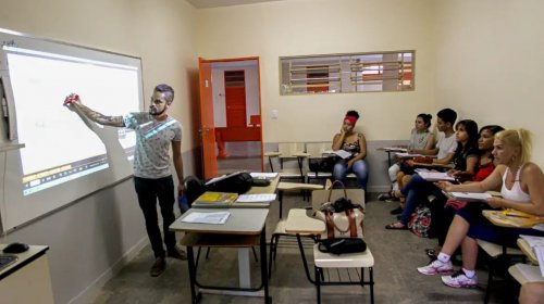 [Pé-de-Meia alcançará quase 4 milhões de estudantes até setembro]