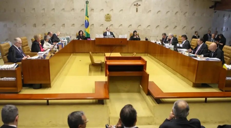 [STF decide pela continuidade de símbolos religiosos em órgãos público]