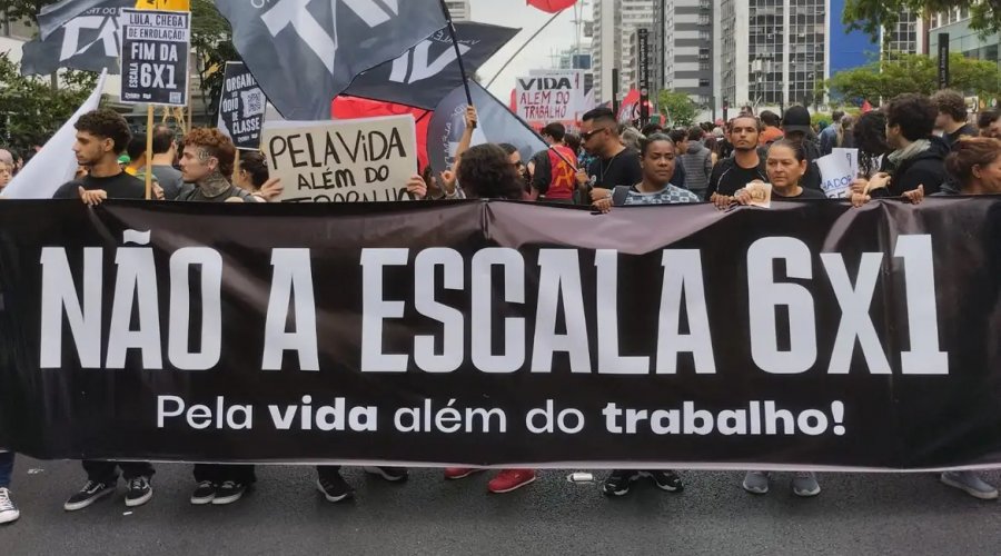 [Manifestantes vão às ruas pelo fim da escala de trabalho 6x1]