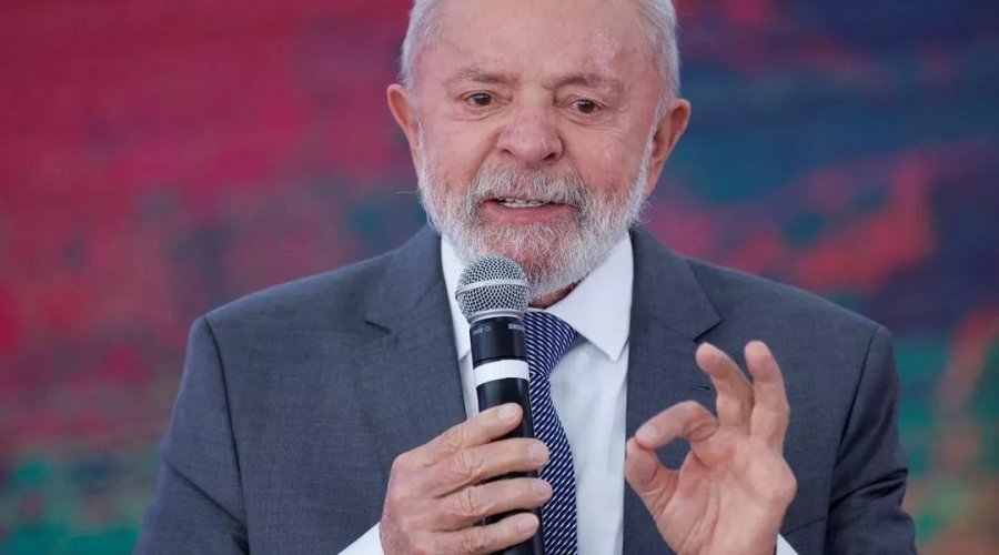 [Lula garante que brasileiros deportados dos EUA não serão algemados: “É questão de soberania”]