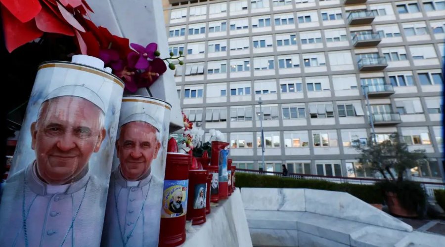 [Após crise respiratória, Papa Francisco recebe transfusão de sangue]