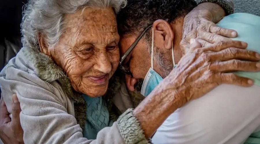 [AL-BA propõe criar o Dia Estadual do Cuidador do Idoso]