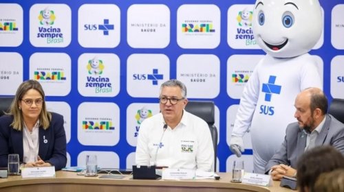 [Governo promove campanha para vacinar quase 30 milhões de estudantes ]