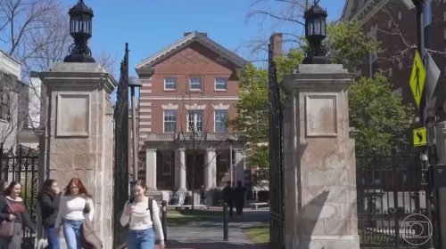 [Mais de 300 brasileiros podem ser impactados pela proibição de Trump a estudantes estrangeiros em Harvard]