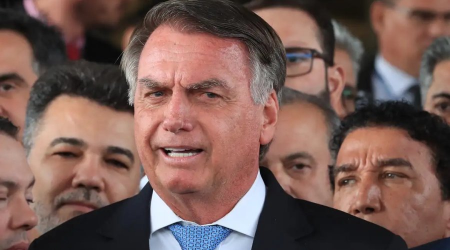 [Bolsonaro nega tentativa de fuga e pede revogação da prisão domiciliar]