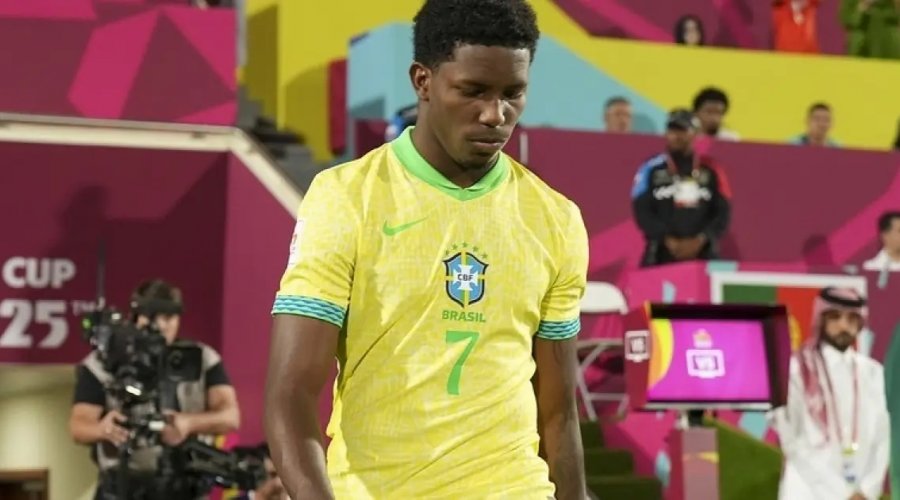 [Ruan Pablo sofre ataques racistas após cobrança de pênalti na semifinal do Mundial Sub-17]