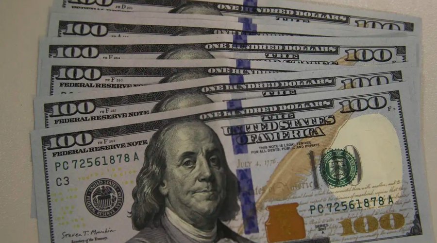 [Dólar sobe para R$ 5,24 em meio a tensões entre EUA e Irã]