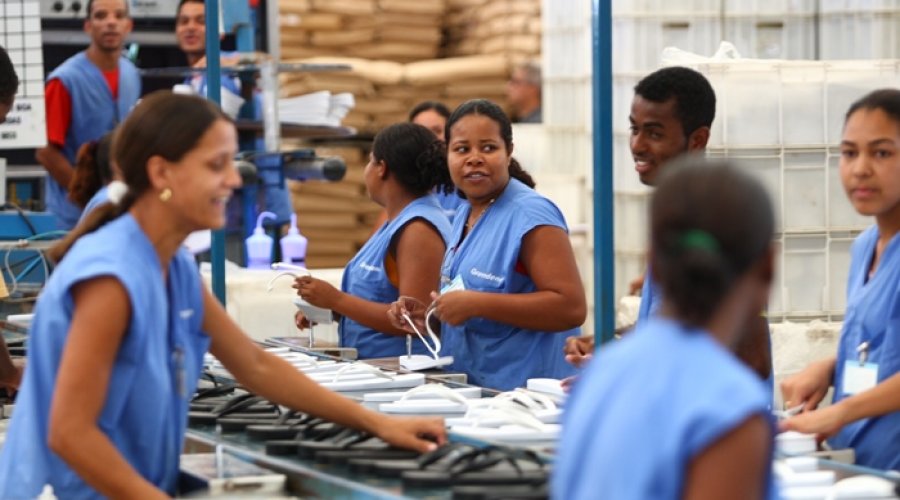 [Ministro do Trabalho defende jornada semanal de até 40 horas e mudança no modelo 6×1 ]