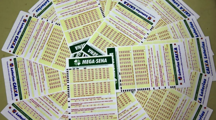 [Mega-Sena sorteia prêmio estimado em R$ 100 milhões neste sábado]