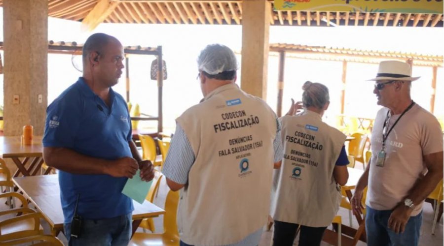 [Operação da Codecon intensifica fiscalização em bares durante período de jogos em Salvador]