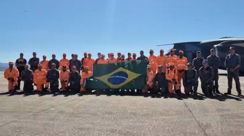 [Quarto voo brasileiro para Venezuela decola com bombeiros e donativos]