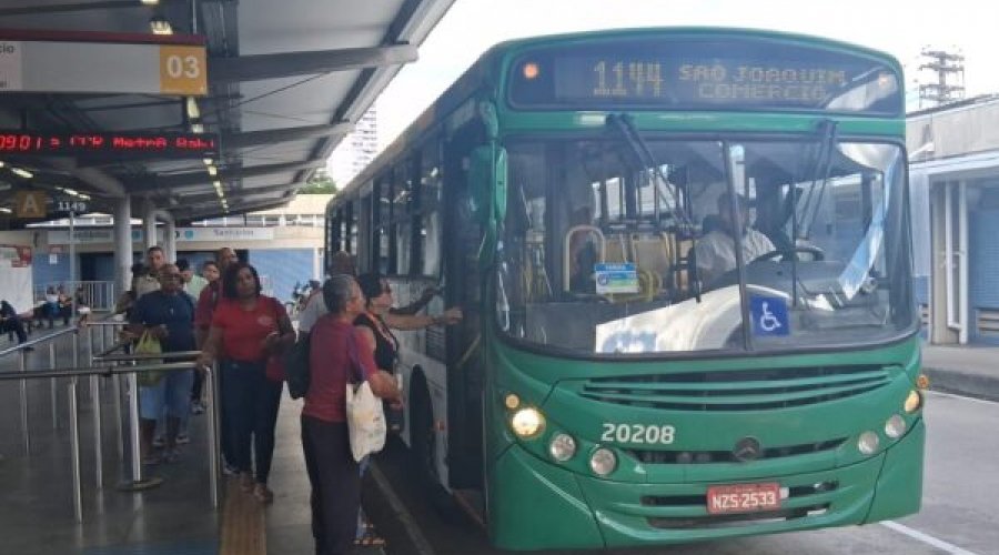 [Lula avalia incluir tarifa zero no transporte público entre propostas para novo mandato]