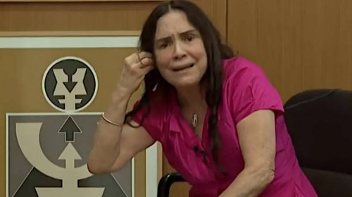 [Regina Duarte comenta passagem pela política e diz ainda enfrentar rejeição]