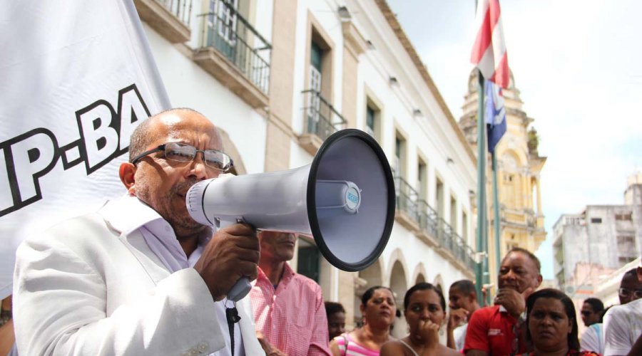 [Após nova rodada de negociação frustrada, prefeito intervém para resolver impasse e evitar greve de garis e margaridas em Salvador]