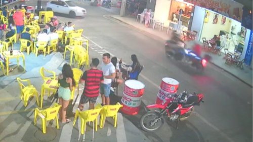 [Motociclista entra em contramão e bate de frente com outra moto no interior da Bahia; veja o vídeo]